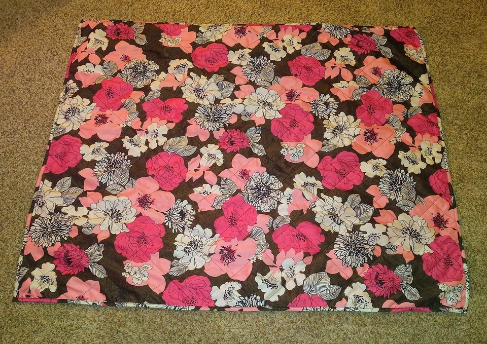 Vera Bradley  "Mocha Rouge 🌺"  Stadium / Travel Throw, Exc Cond. RETIRED Print - Image 2 of 4