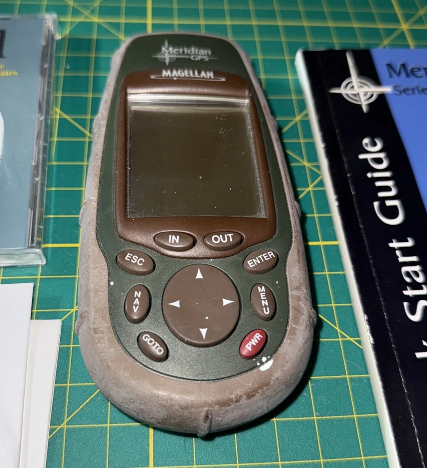 Magellan Meridian Platinum Handheld GPS Receiver Cd-ROM Memory Card Lot - Image 2 of 4