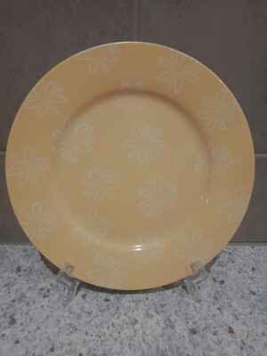 Maxwell & Williams. Buttercup. Small Plate. (19cm). Made In China.