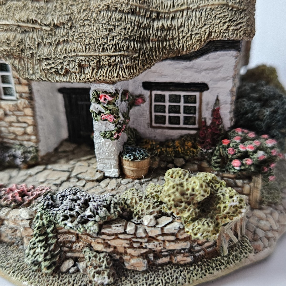 Vintage Collectible Lilliput Lane 