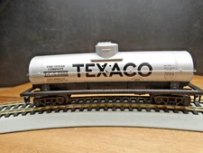 PEMCO HO Scale 40' Texaco T.C.X. 9355 Single Dome Tank Car