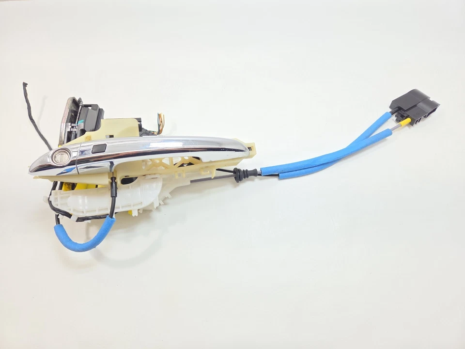 15-19 Hyundai Sonata Left Side Front Exterior Door Handle Asembly Chrome Keyless - Image 2 of 4