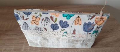 Handgefertigte Make-up/Aufbewahrung/Reise/Beautya Tasche-Blumen/Gold + Spitze Design