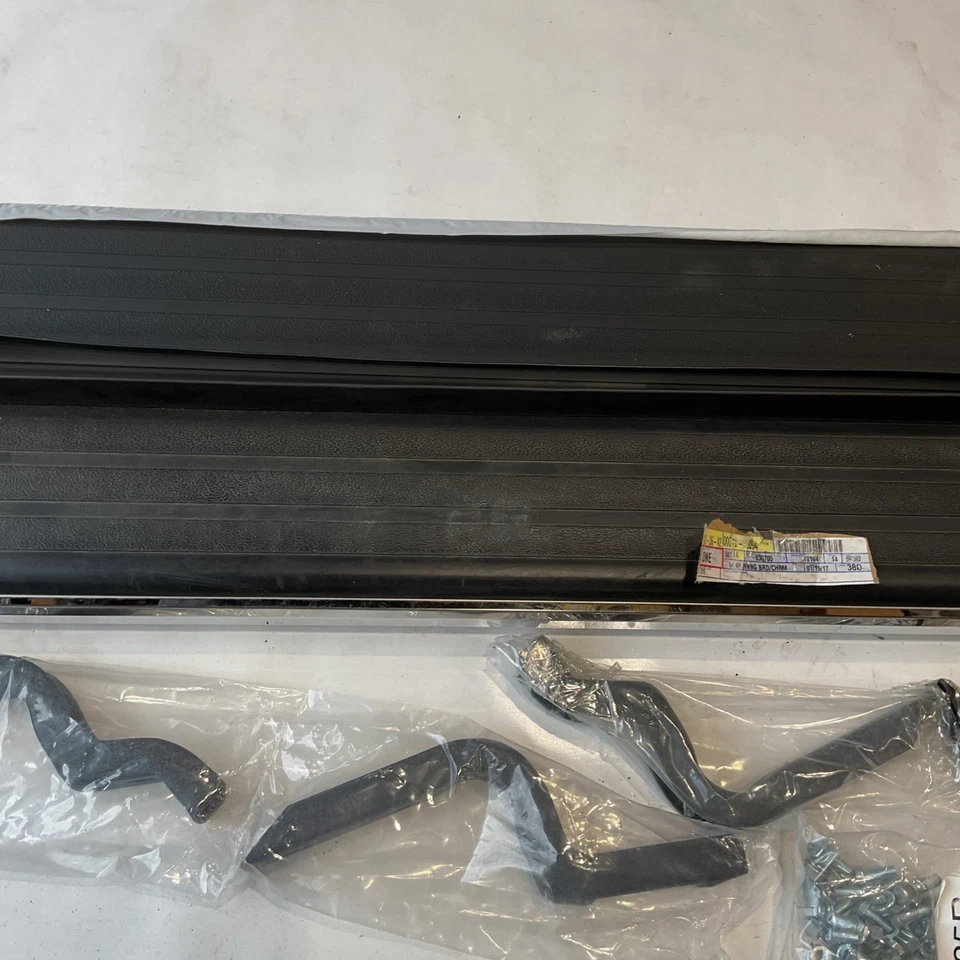 estriberas izquierda + derecha Toyota 4 Runner SR5 2014-2021 00016-89004 Foto 3 de 4