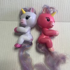 Wow Wee Fingerlings Interactive Unicorns, Group Of 2