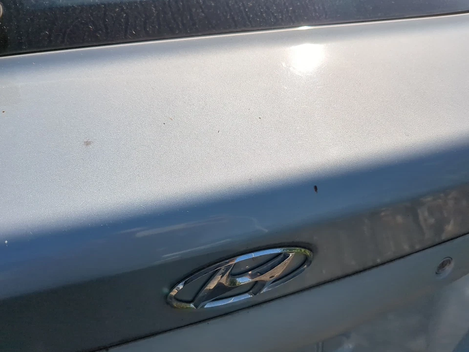 2003-2006 Hyundai Accent Trunk/decklid/hatch/tailgate Oem D9F6U Foto 2 de 4