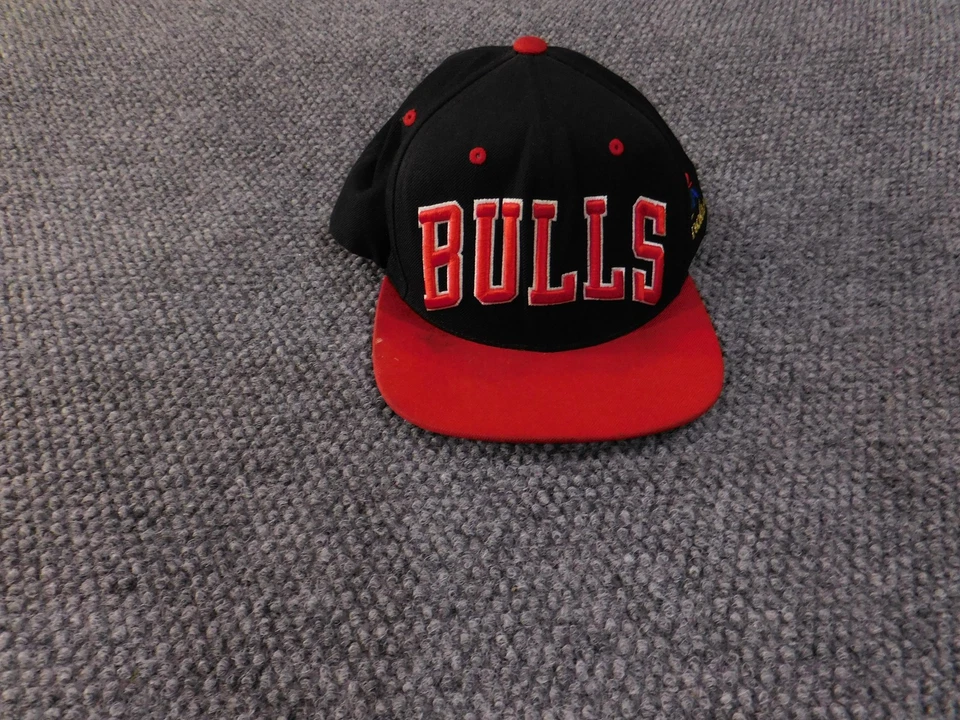 Gorra Chicago Bulls Snap Back Para Hombre Negra Roja NBA Baloncesto 1992 Finales Foto 2 de 4