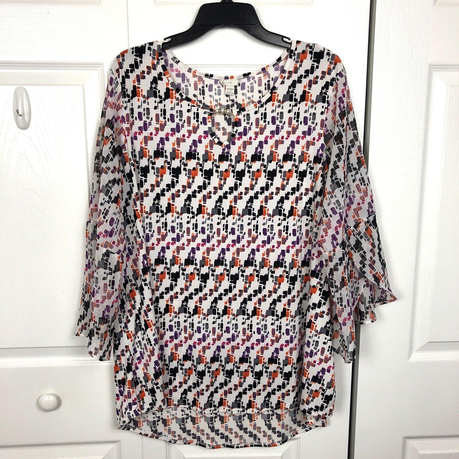Ladies Geo Print Multicolor Top Size 14/16 with Pearl Detail Est 1946-image