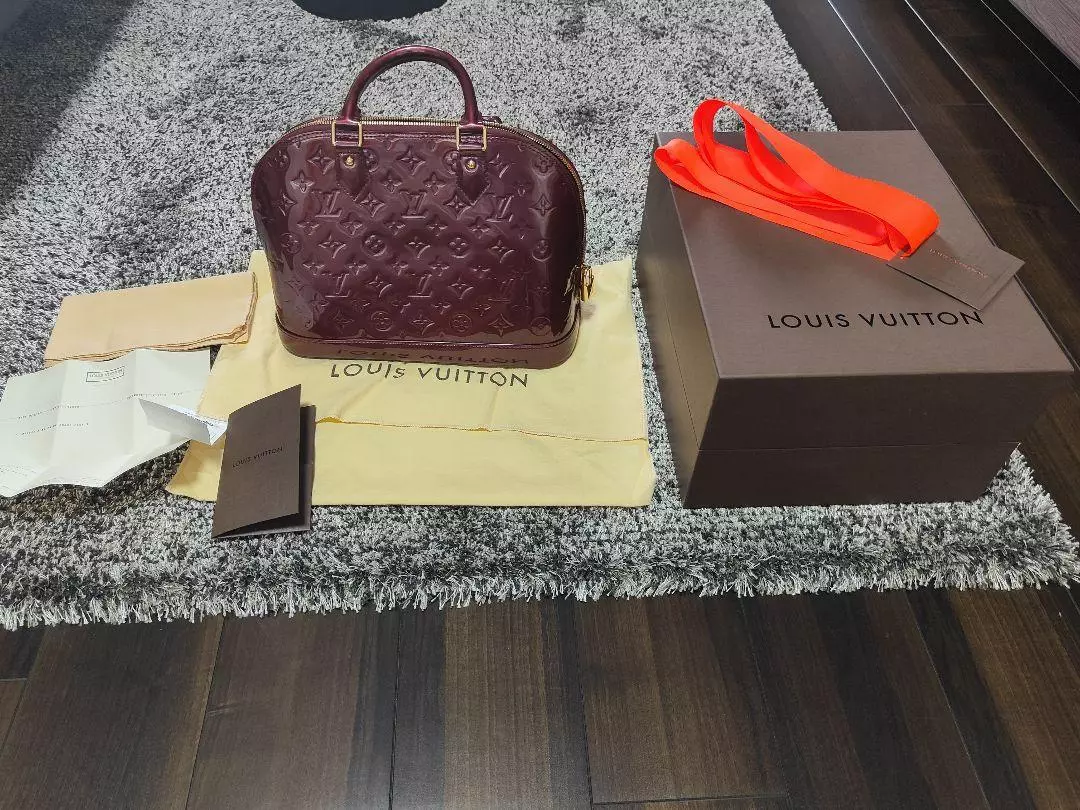 louis vuitton wine color bag