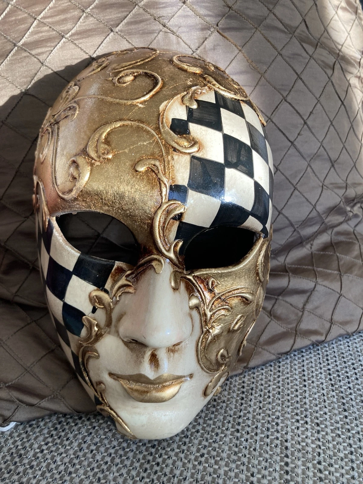 Italy Masquerade Face Mask Diamond Pattern,Mardi Gras,cream,gold,black