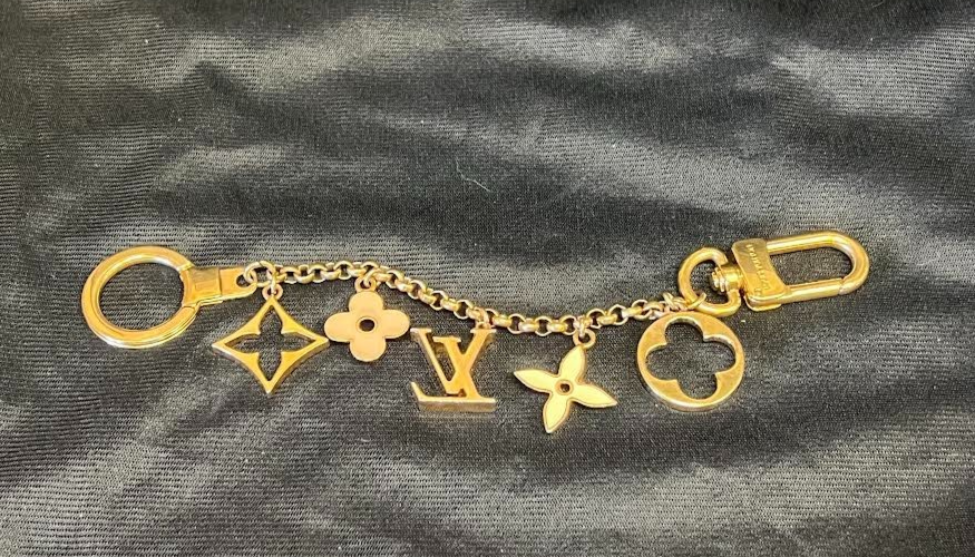 LOUIS VUITTON CHAIN FLEUR DE MONOGRAM BAG CHARM CHAIN GOLD/NUETRAL
