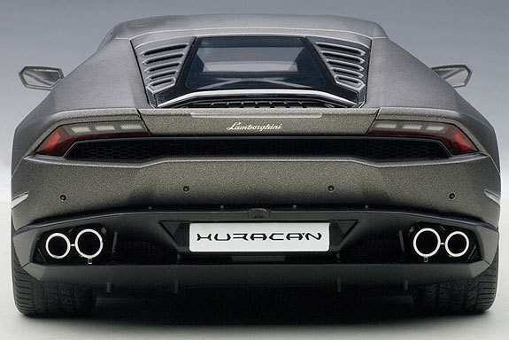 LAMBORGHINI HURACAN LP610-4 MATTE GRAY 1:18 by AUTOart 74606