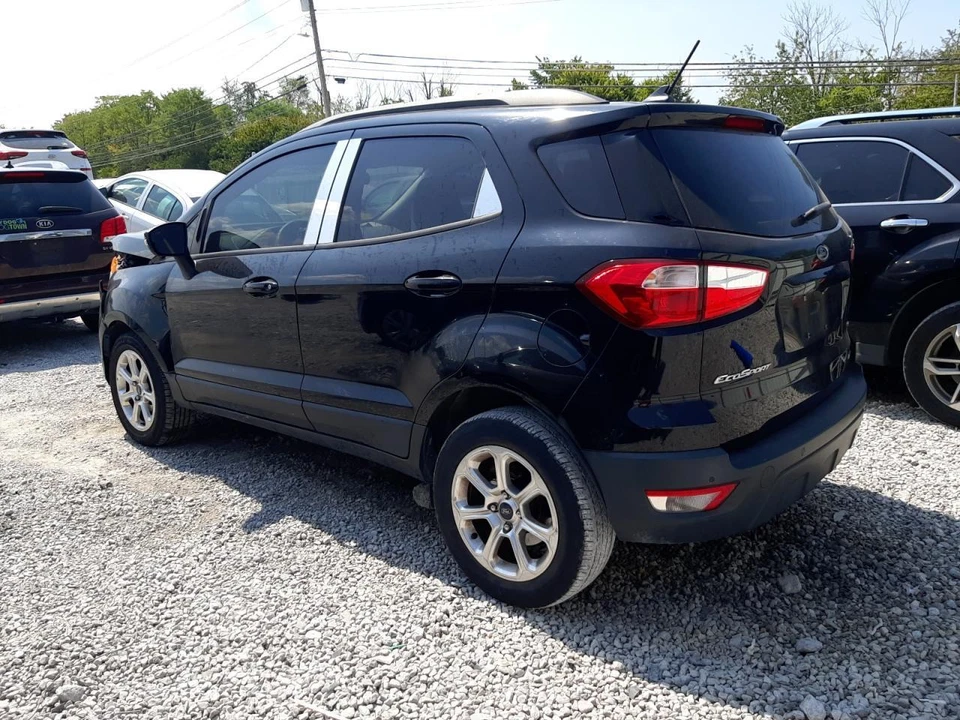 Conjunto de luz trasera exterior derecha usado se adapta a: Ford Ecosport SE 2018 lente roja brillante Foto 3 de 4