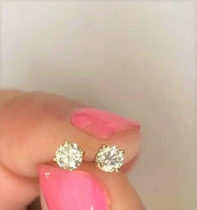 Round-Natural-Diamond-Solitaire-Stud-Earrings-5mm-80TCW-14k-Yellow-Gold