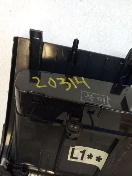 HYUNDAI ENTOURAGE 2007-2012 RELOJ BISEL DE AJUSTE FABRICANTE DE EQUIPOS ORIGINALES USADO PROBADO Foto 2 de 4