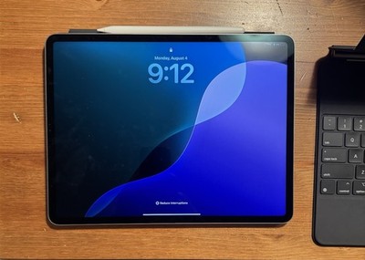 Apple iPad Pro 12.9-inch M2 With Smart Keyboard Folio Magic Keyboard Pencil 2nd