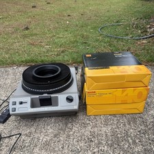Kodak Ektagraphic III E Plus Carousel Slide Projector w/ 3 Trays Tested Working
