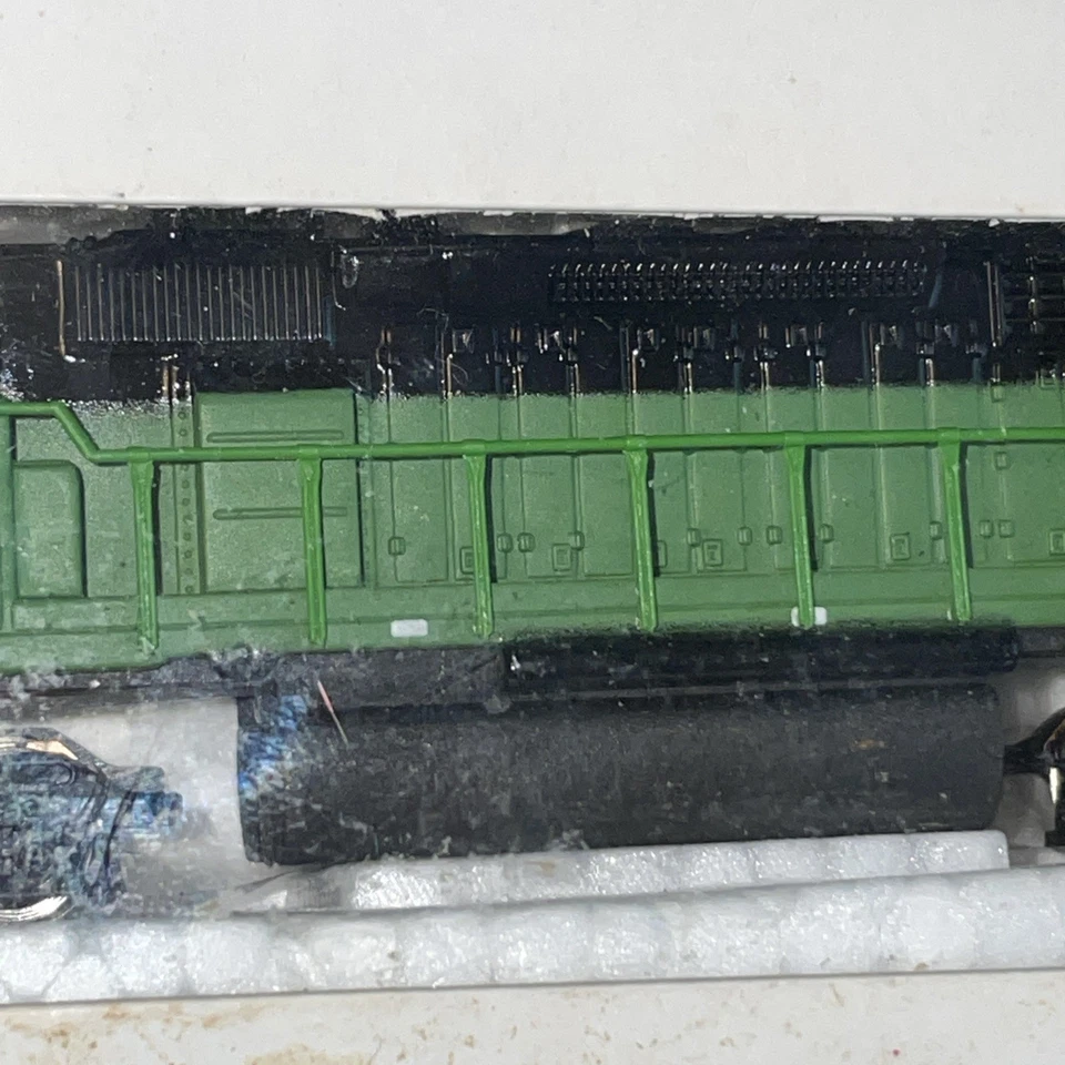 Bachmann N Scale Burlington Northern SD 40-2 w/Blinking Light in original box - Image 3 of 4