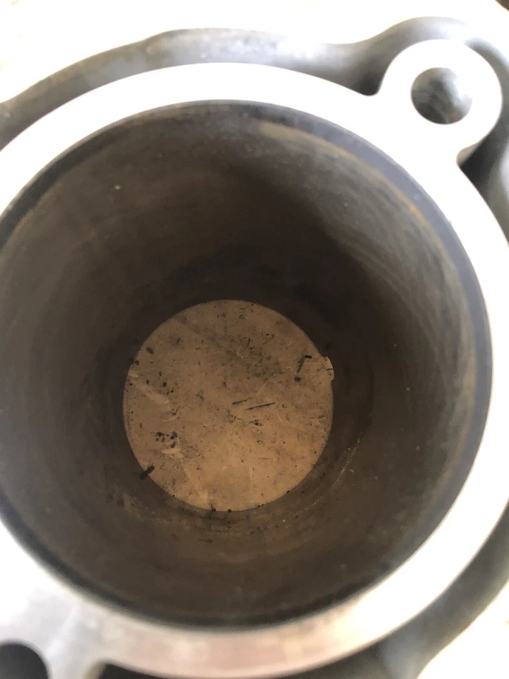 Jarra trasera cilindro motor Honda VTX1300R 2004 usada OEM VTX 1300 04 Foto 4 de 4