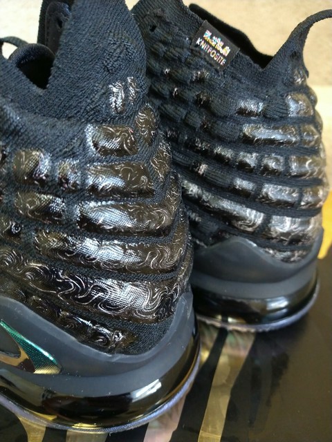 lebron 17 sole