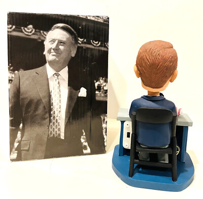 Dodgers Vin Scully ボブルヘッド s-l400.jpg