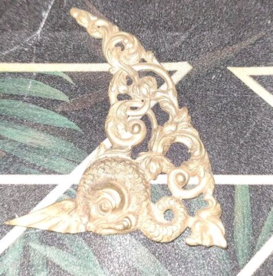 dekoratives Ornament aus Bronze für Uhr, Pendel, Kartell, Neuenburgerin. BR1