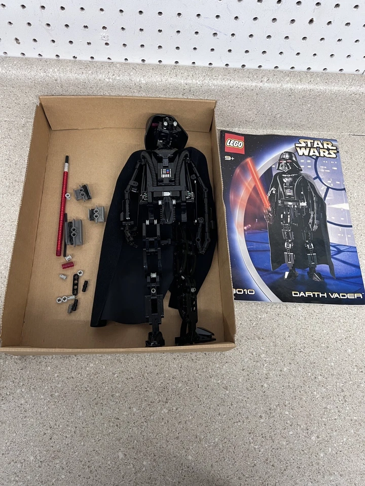 LEGO Star Wars Darth Vader 8010 Technic 2002 INCOMPLETE - Image 3 of 4