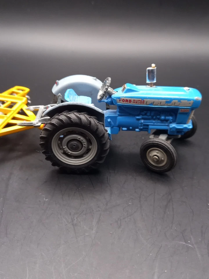 CORGI FARMER FORD SUPER MAJOR MIT SCHEIBENEGGE - Bild 3 von 4