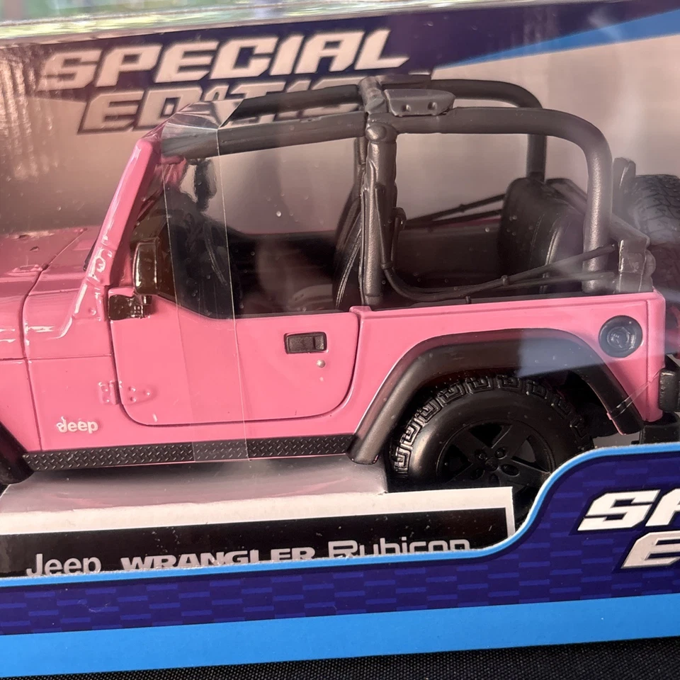 MAISTO 1/18 Jeep Wrangler Rubicon~PINK~HTF~NEW IN SEALED BOX - image 4 of 4