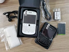 BLACKBERRY 9900 BOLD - 8 GB - Black / White 3G (Unlocked) Free Shipping XMAS