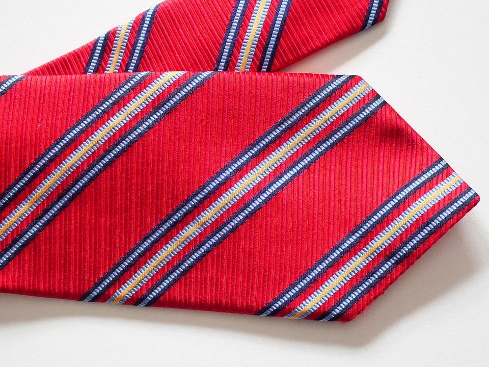 Corbata de seda tejida de regimiento rojo a medida Braemore B Canadá 58" x 3 7/8" hecha a mano Foto 3 de 4