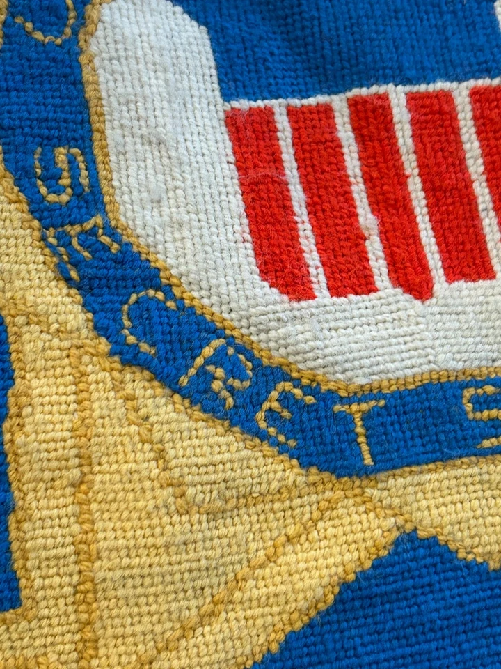 Almohada de punta de aguja insignia vintage hecha a mano del Servicio Secreto de los Estados Unidos 17 pulgadas Foto 2 de 4