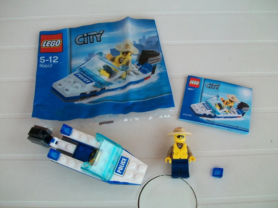 LEGO City 30017 Police Boat