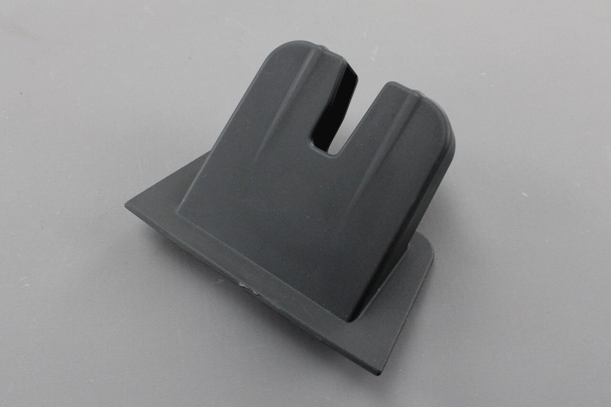 Genuine SEAT Leon ST estate 5F 13-20 boot-lid lock cover (black