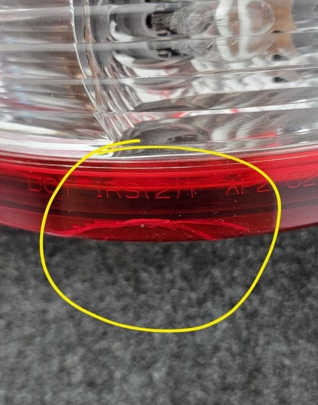 Luz trasera SATURN VUE L. 04 05 06 07 Foto 2 de 4