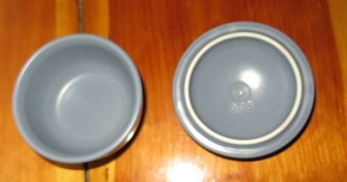 Pfaltzgraff Zuckerdose mit Deckel & Milchkännchen Set Acadia Bay blau geprägt Webband - Bild 4 von 5