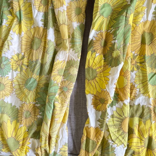 Vintage Flower Power Pinch Pleat Curtain Panel Pair Daisies 70s Floral Fabric - Picture 3 of 14