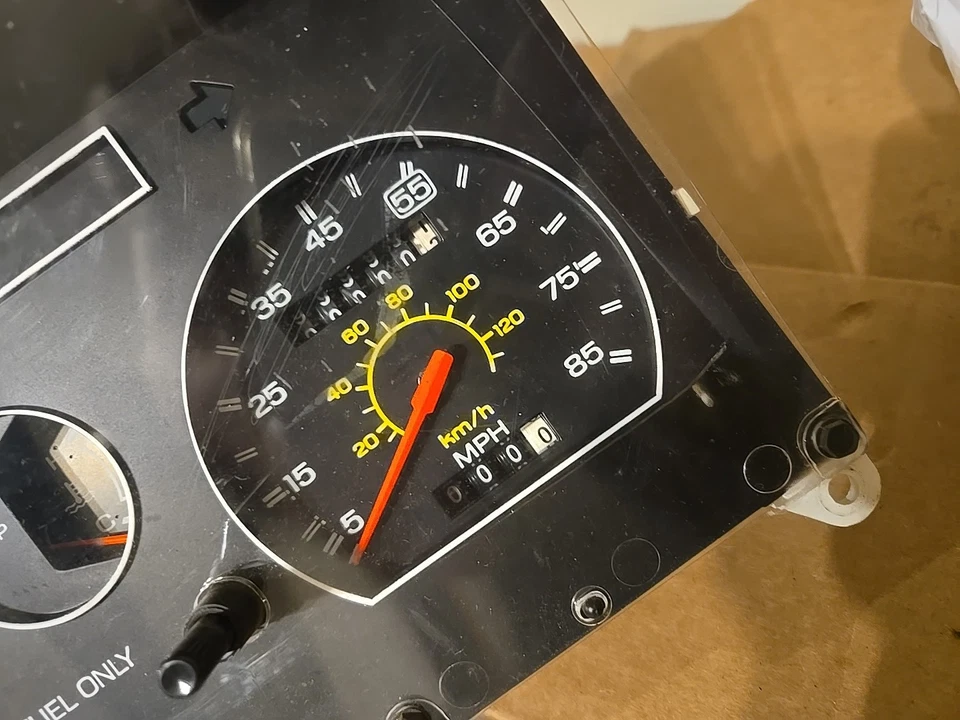 1981-82 Ford EXP Escort Mercury LN7 painel de instrumentos velocímetro 0 milhas - Imagem 2 de 4