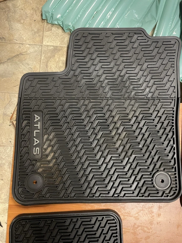 Alfombrillas Volkswagen Atlas Monster All Weather 2019-2025 OEM 3CN061550C041 Foto 2 de 4