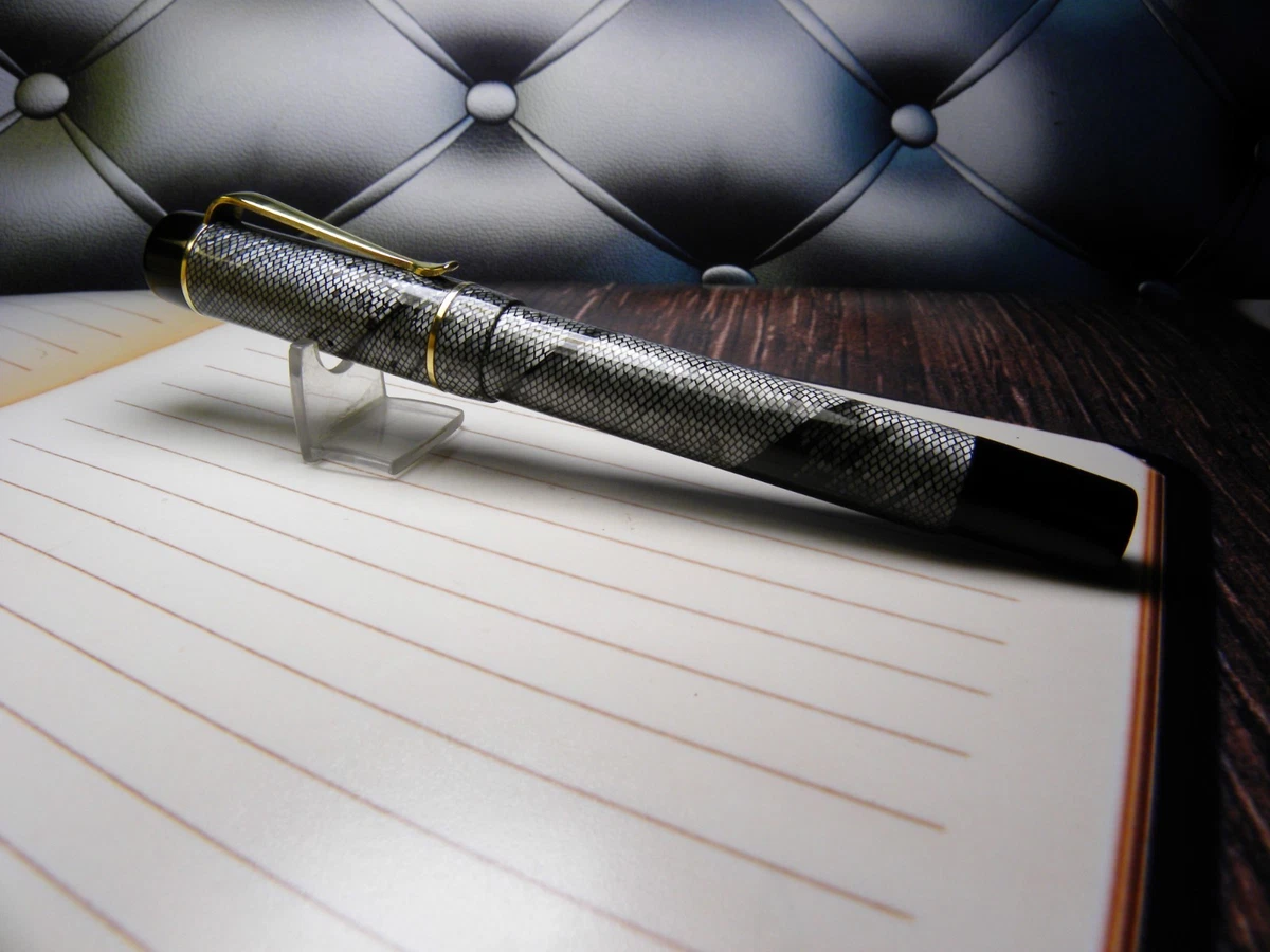 Vintage "Nobel" Fountain Pen-Lizardskin Pattern-14K Gold Flex Nib-Holland 1940s