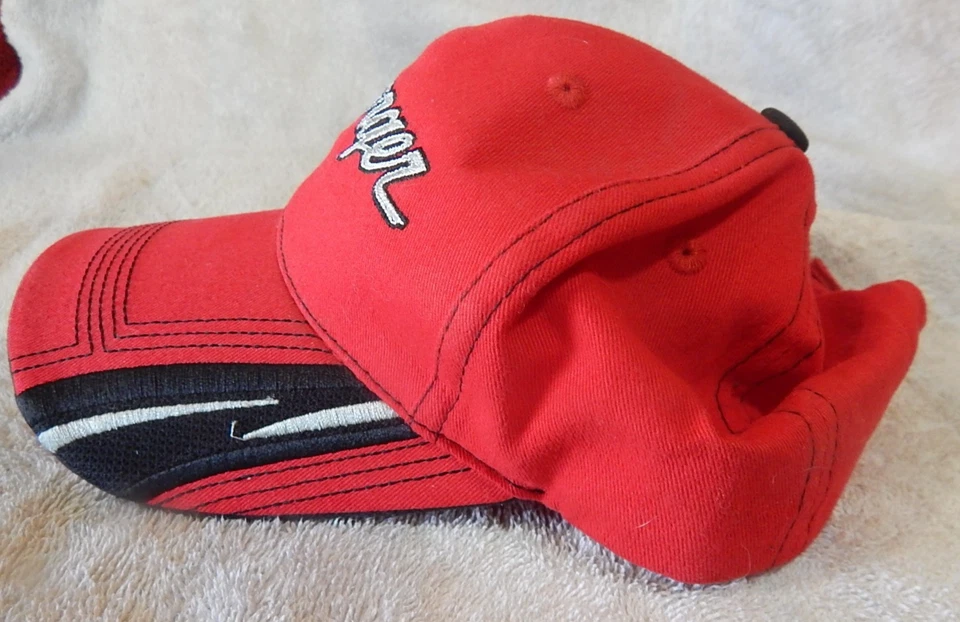 Gorra Dodge Charger moderna con logotipo bordado sombrero rojo con licencia oficial Mopar Foto 2 de 4