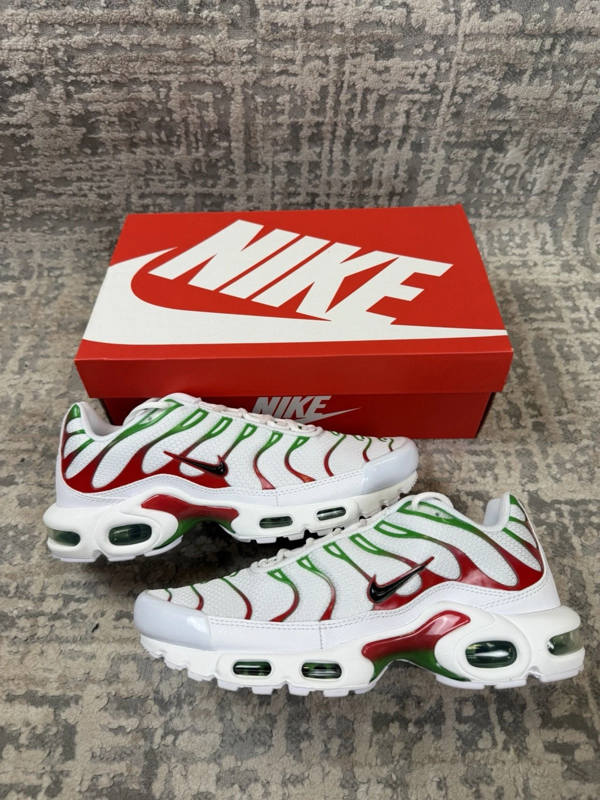 Size 6.5 - Nike Air Max Plus TN Italy Kelly Green DM0032-108