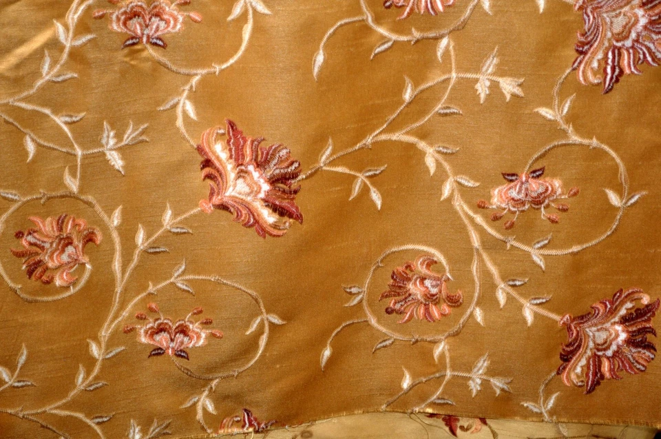 9 YARDS VTG UPHOLSTERY FABRIC SATIN BROCADE, PEACH ON GOLD, MEDIUM HEAVY - Image 2 of 2
