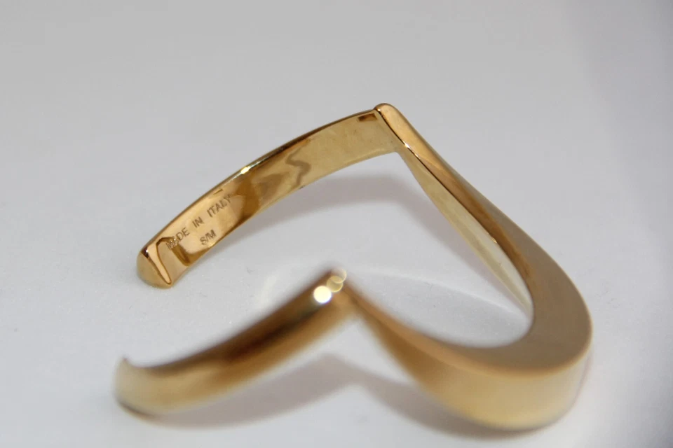 Brazalete Chloe tono dorado. RARO Tamaño Pequeño/Mediano Elegante Curvo Único Foto 4 de 4