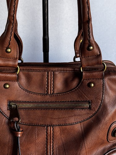 SCARLETON GORGEOUS LG HANDBAG, BROWN WITH "WASHED LEATHER" EXTERIOR, SUPER CLEAN - Picture 4 of 22