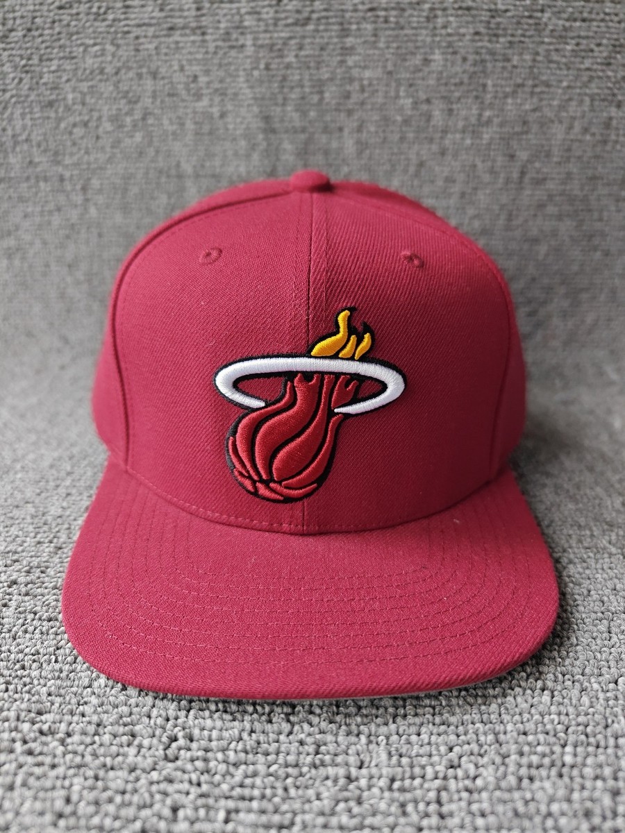 Mitchell & Ness Miami Heat Flaming Basketball Logo Red Flat Brim Snapback Hat