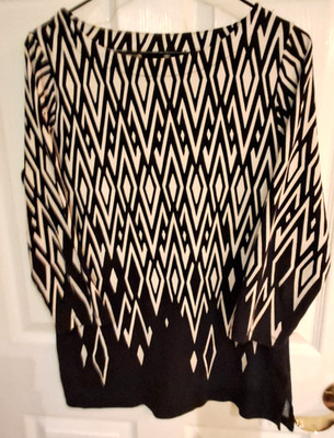 Rafaella women's top sz. M black & white 3/4 sleeves scoop neck