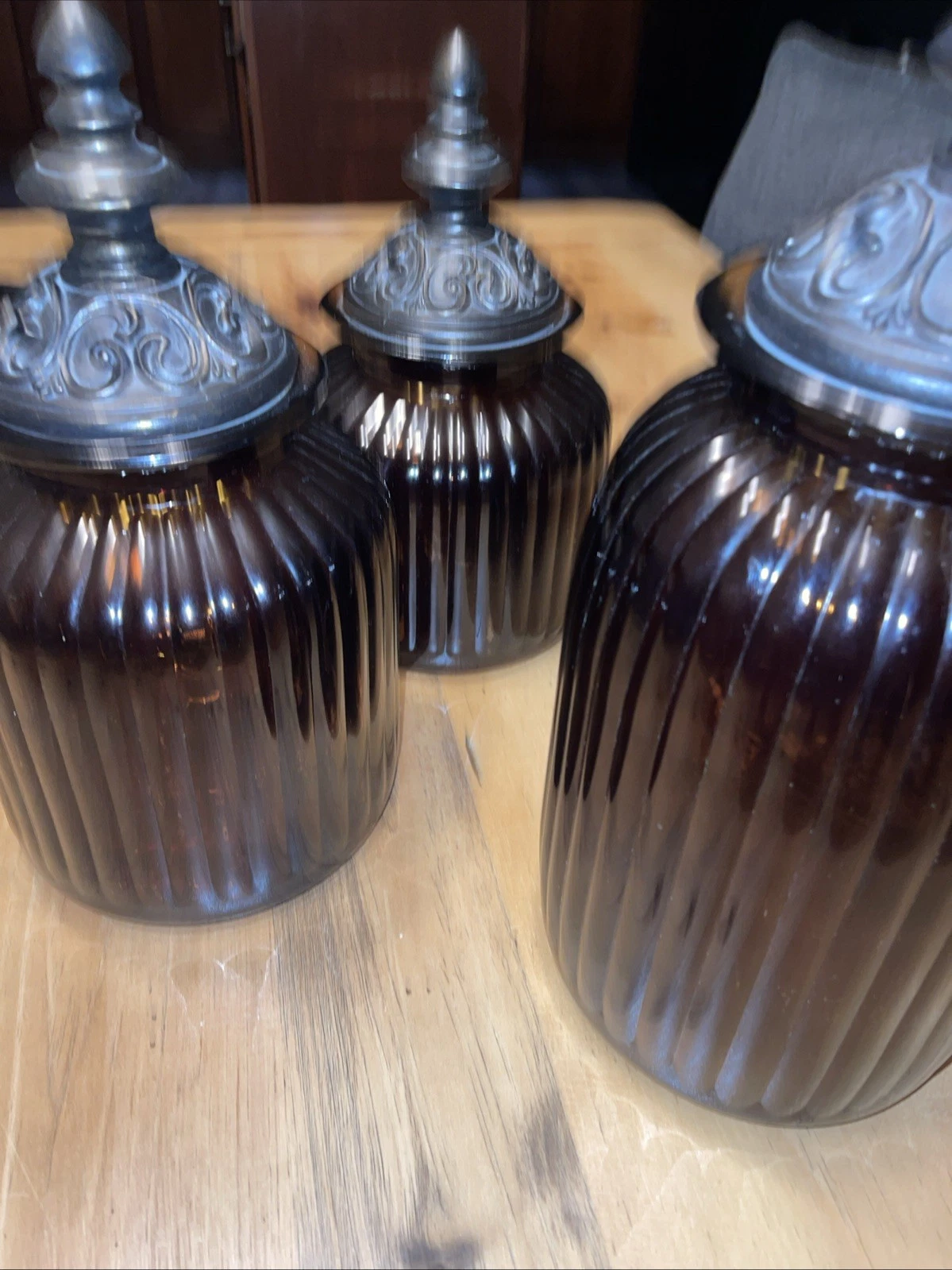 Vintage Set Of 3 Apothecary Style Amber Brown Ribbed Glass Jars w Lids