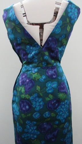 Vintage Fitted Cocktail Dress Blue, Purple, Green Abstract Fruit and Flower - Picture 5 of 11