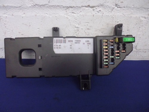 Opel Vectra C 2,2 DTI Sicherungskasten Relaiskasten  13168781 13181984